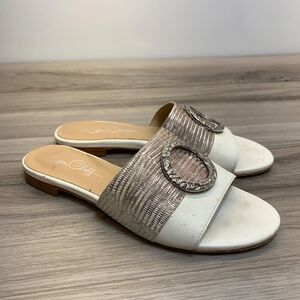 Joan Oloff Womens 7M Leather Slip On Slide Sandals White Silver Ring Accent‎